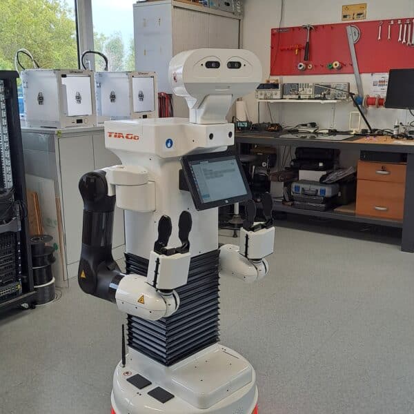 Le robot TIAGo++ débarque sur le campus de Toulouse !